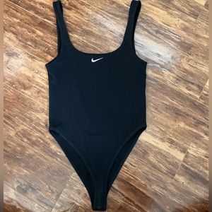 xs nike bodysuit